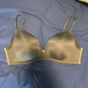 Victoria’s Secret 36D bra